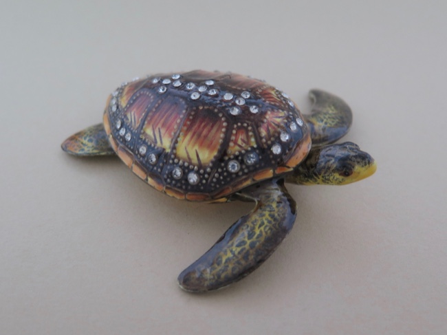 Enamel Box - Golden Brown Sea Turtle - Click Image to Close