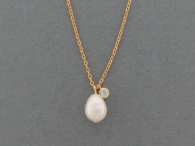 Pearl Drop Necklace - Click Image to Close