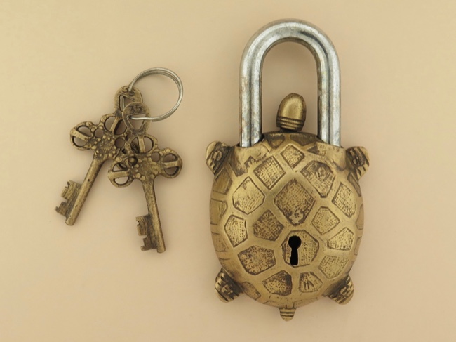 Nepalese Bronze Turtle Functional Lock - Click Image to Close